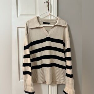 OLD MONEY - Women's Black and Cream Striped Sweater (Worn Once)